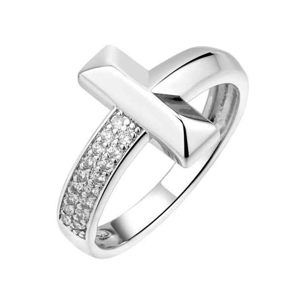 Серебряное кольцо с фианитом