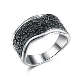 Серебряное кольцо со шпинелью